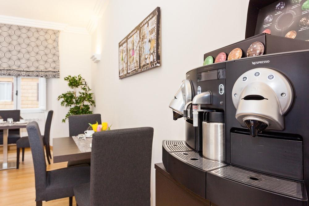 Domus Best Guest House Rome Bagian luar foto