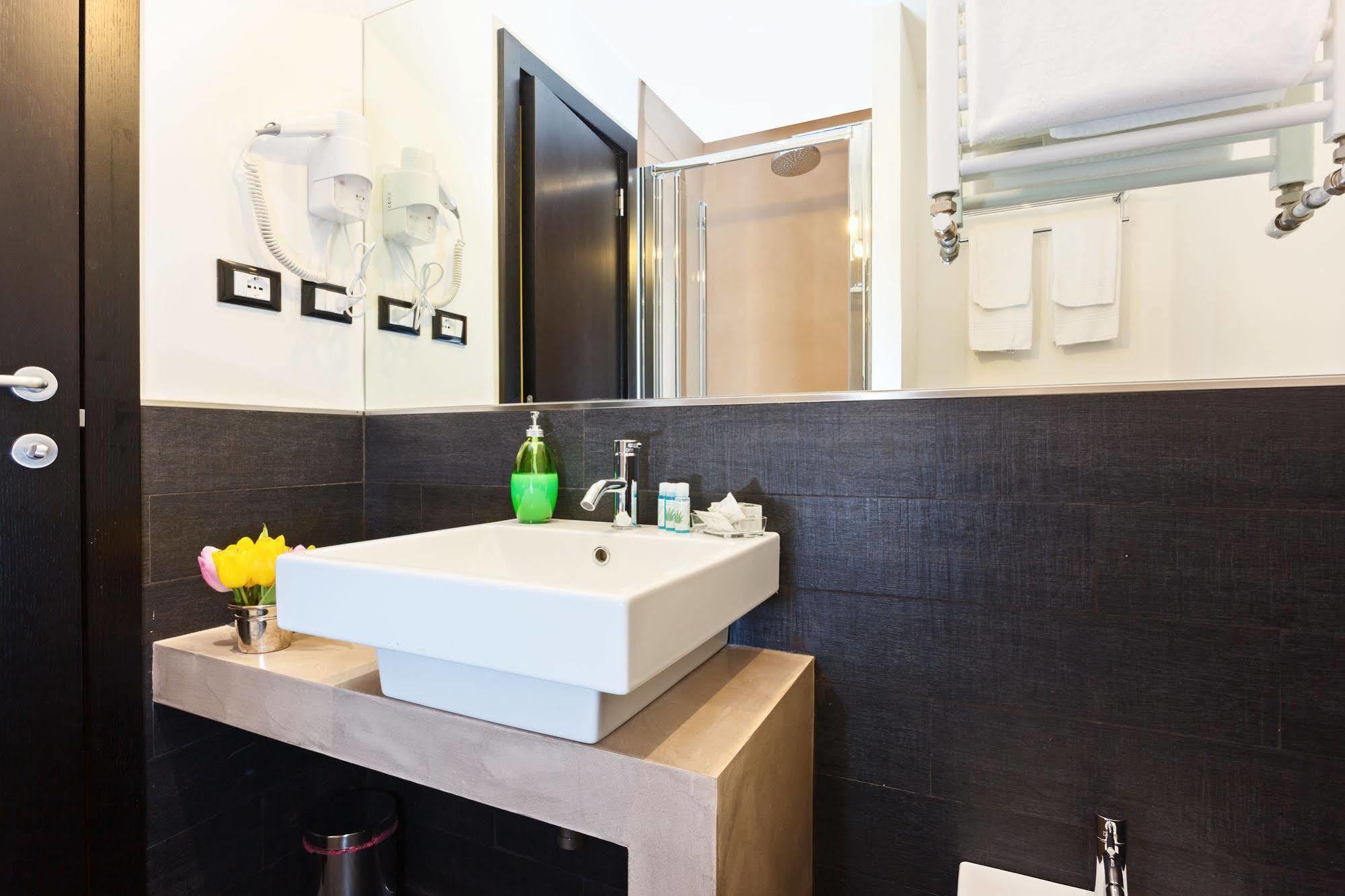 Domus Best Guest House Rome Bagian luar foto