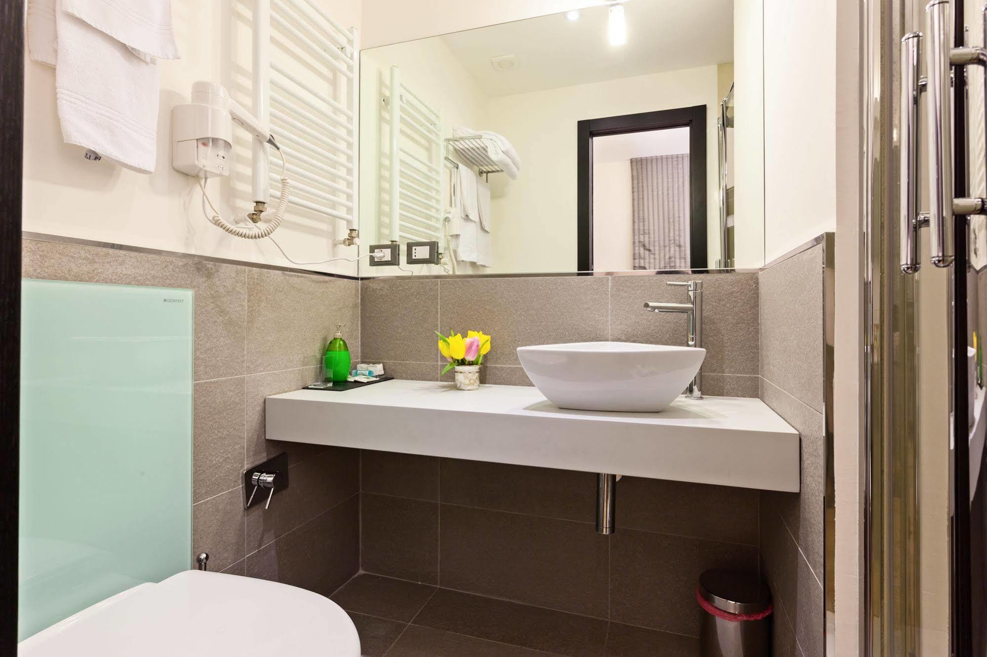 Domus Best Guest House Rome Bagian luar foto