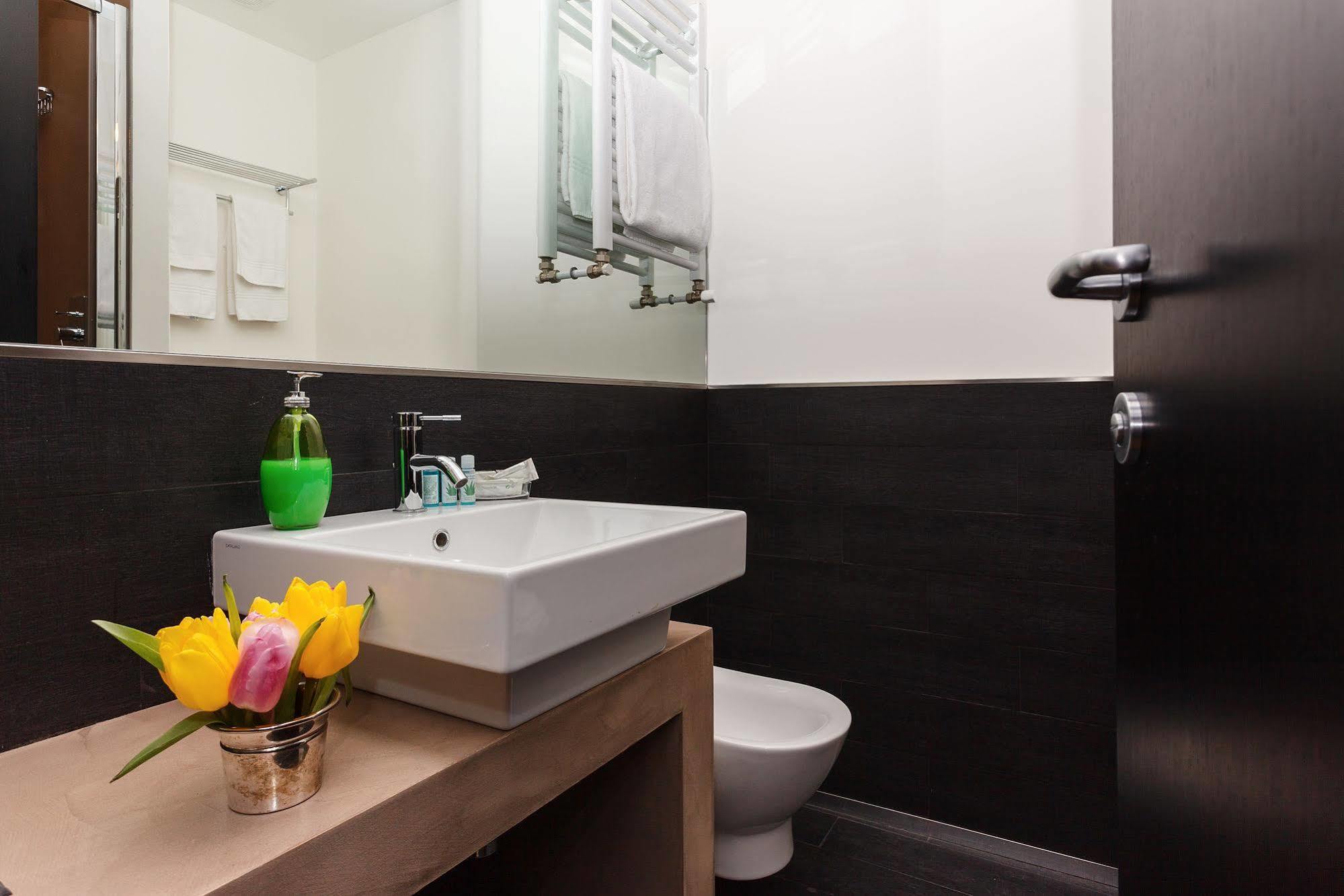Domus Best Guest House Rome Bagian luar foto