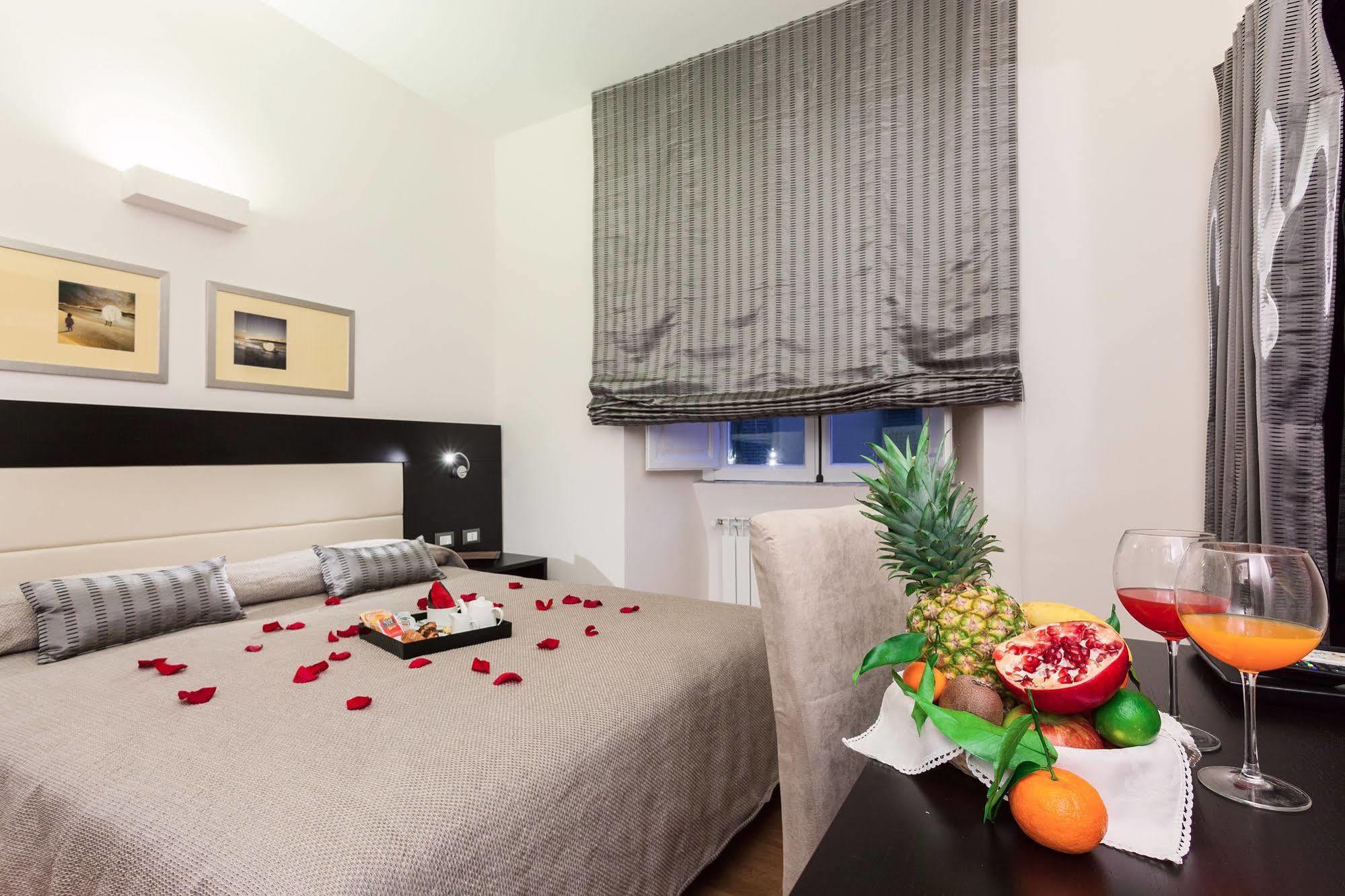 Domus Best Guest House Rome Bagian luar foto